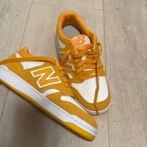 New balance yellow sneakers 7.5